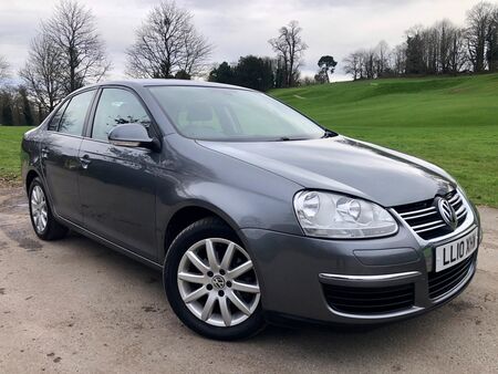 VOLKSWAGEN JETTA 1.6 TDI S Euro 5 4dr