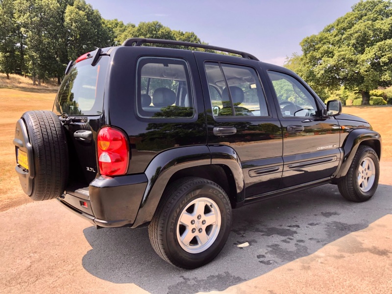 JEEP CHEROKEE