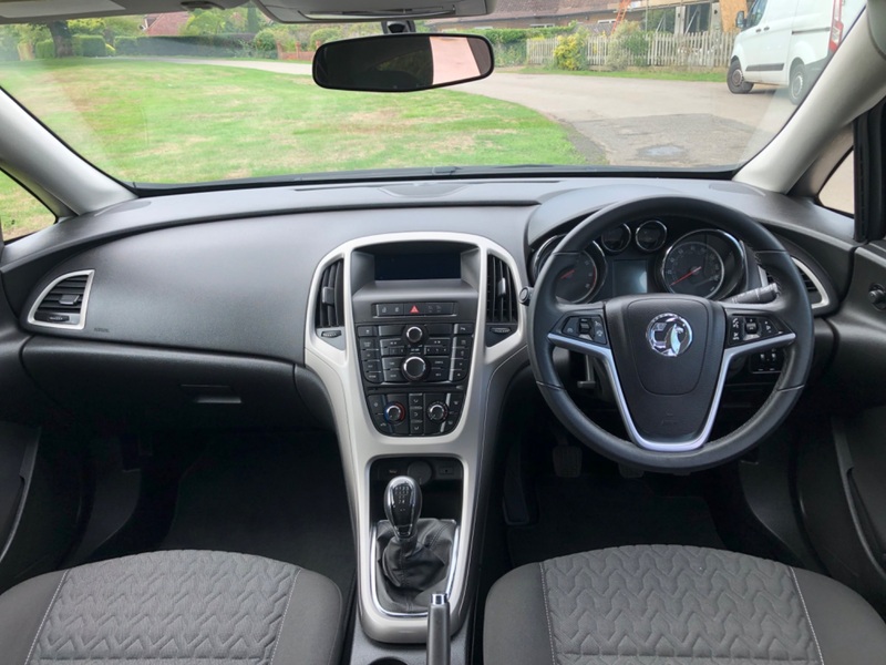 VAUXHALL ASTRA