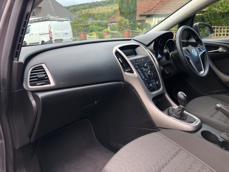 VAUXHALL ASTRA