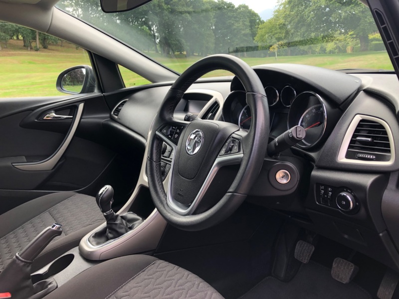 VAUXHALL ASTRA
