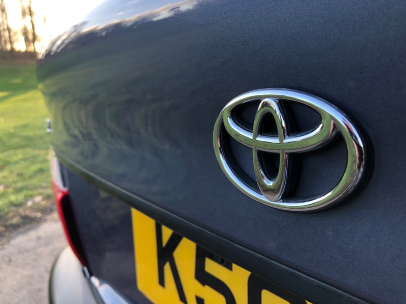 TOYOTA COROLLA