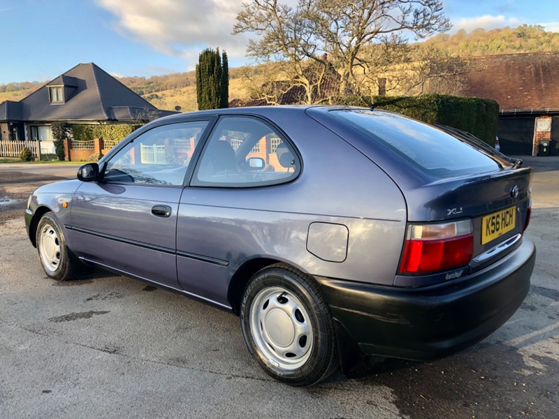 TOYOTA COROLLA