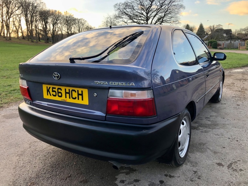 TOYOTA COROLLA