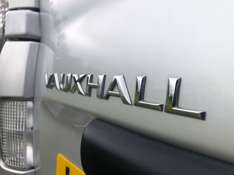 VAUXHALL VIVARO