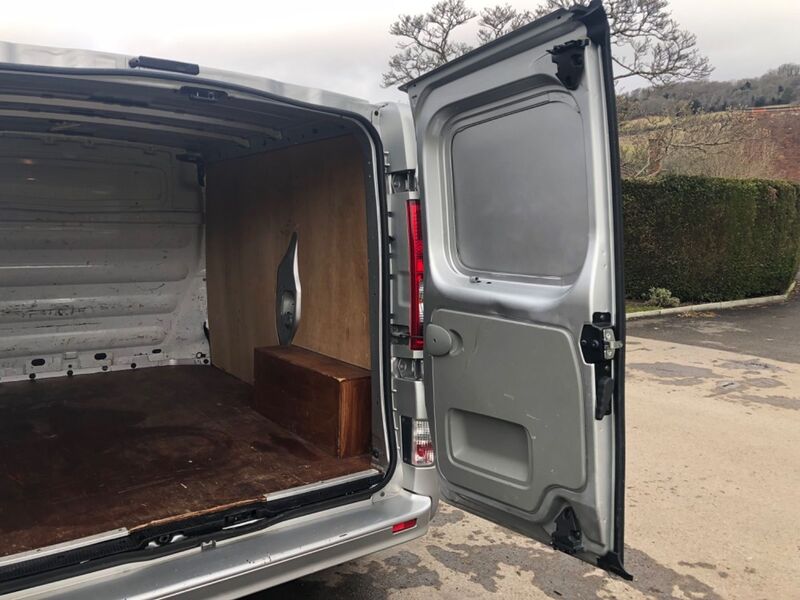 VAUXHALL VIVARO