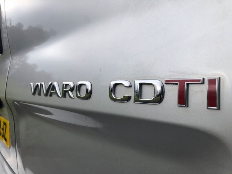 VAUXHALL VIVARO