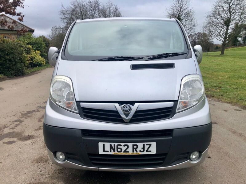 VAUXHALL VIVARO