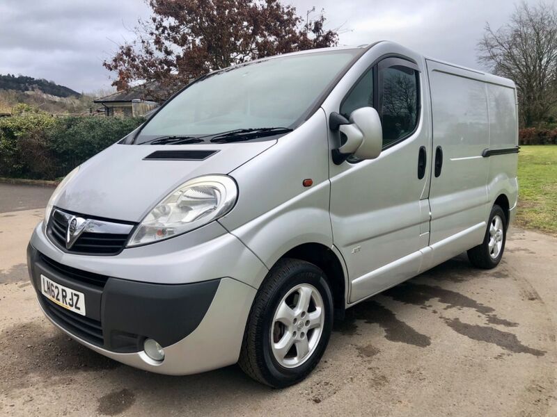 VAUXHALL VIVARO