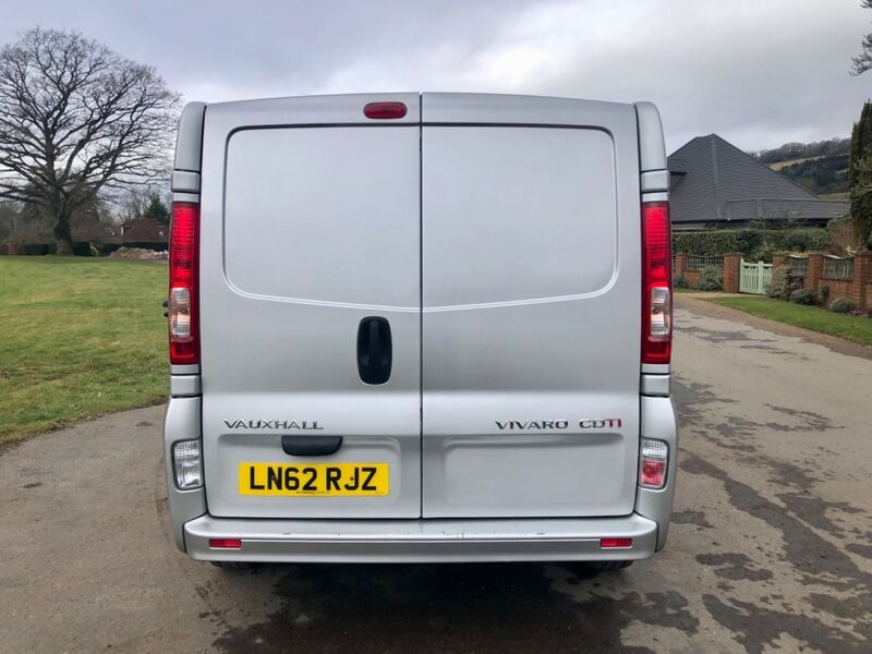VAUXHALL VIVARO