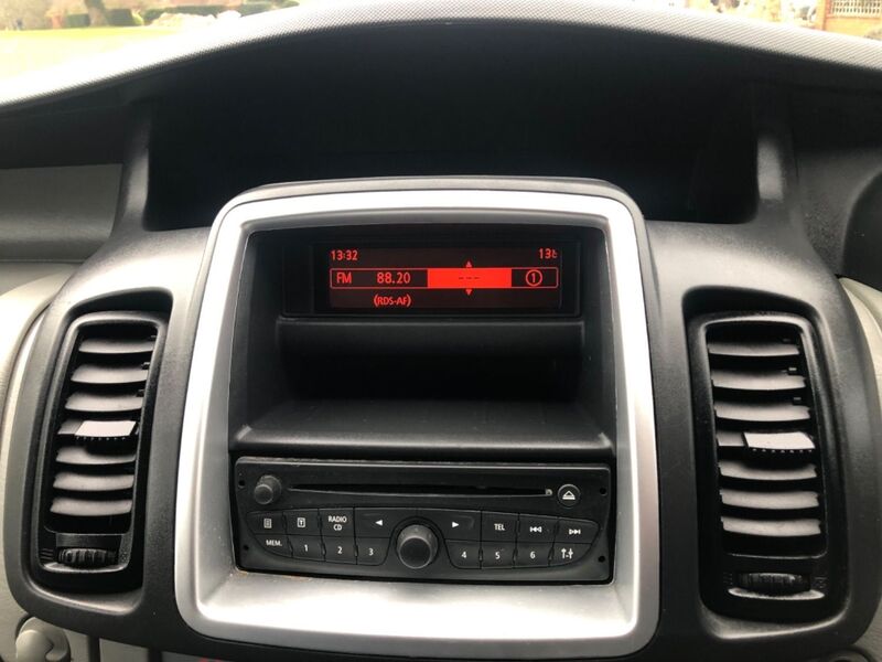 VAUXHALL VIVARO