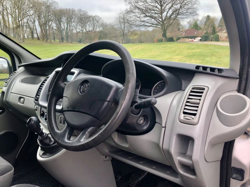 VAUXHALL VIVARO