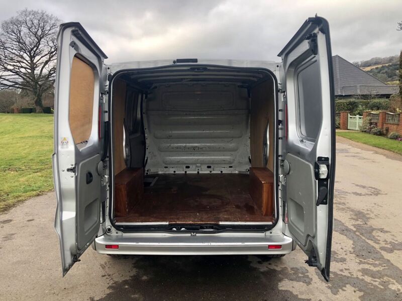 VAUXHALL VIVARO
