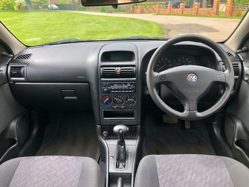 VAUXHALL ASTRA